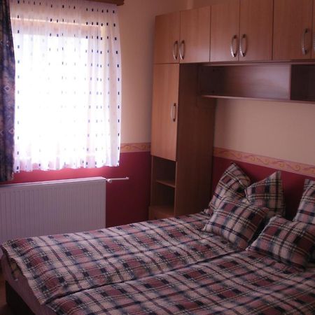 Bodzavirag Apartman 佐洛卡罗斯 外观 照片