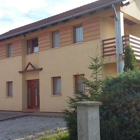 Bodzavirag Apartman 佐洛卡罗斯 外观 照片