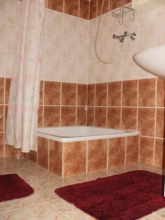Bodzavirag Apartman 佐洛卡罗斯 外观 照片
