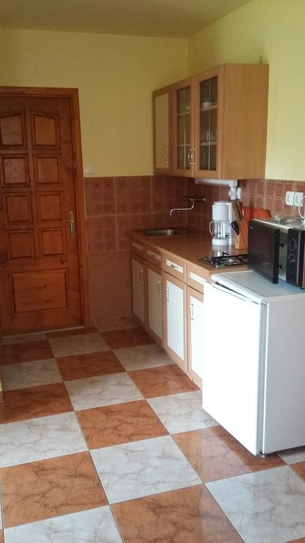 Bodzavirag Apartman 佐洛卡罗斯 外观 照片